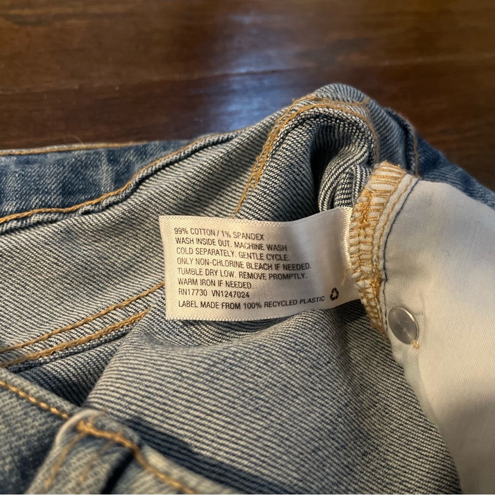 High Rise Mom Jeans - Picture 5 of 5